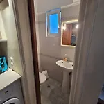 Center Apartment *