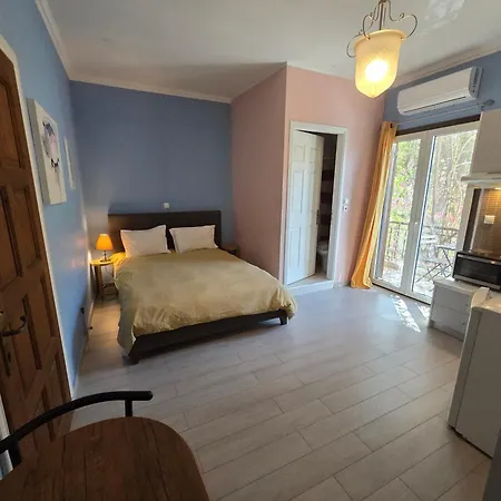 Center Apartment *